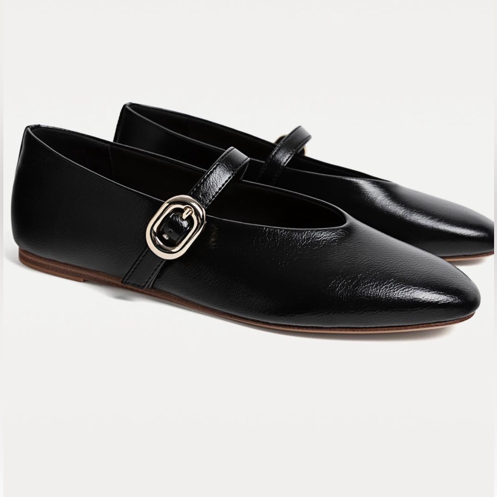 Stradivarius Black Leather Ballet Flats with Buckle - Picture 2 of 6